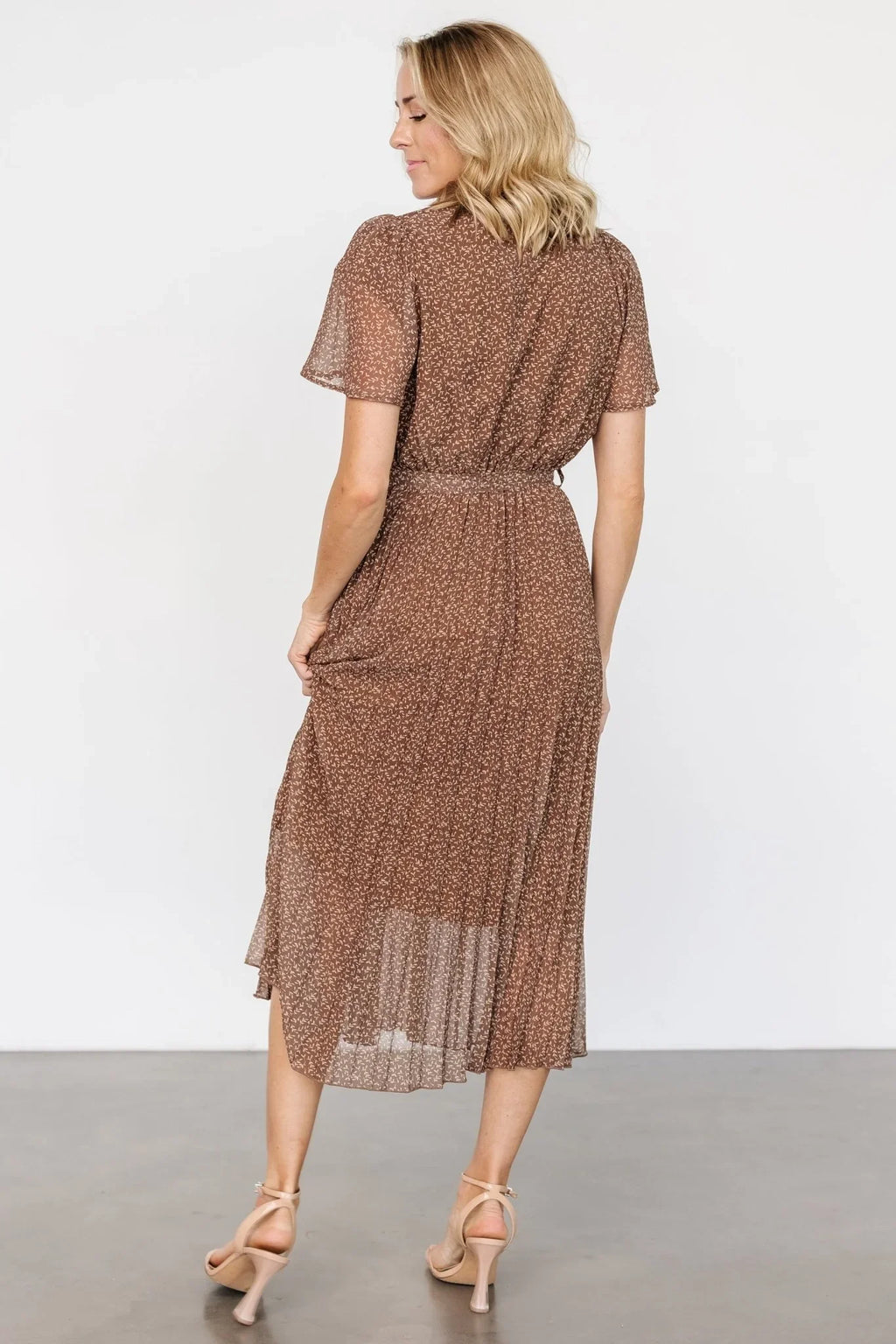 Prim Pleated Dress | Dusty Brown Print